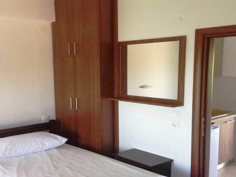 Paradisos Apartments Неа-Скіоні Екстер'єр фото